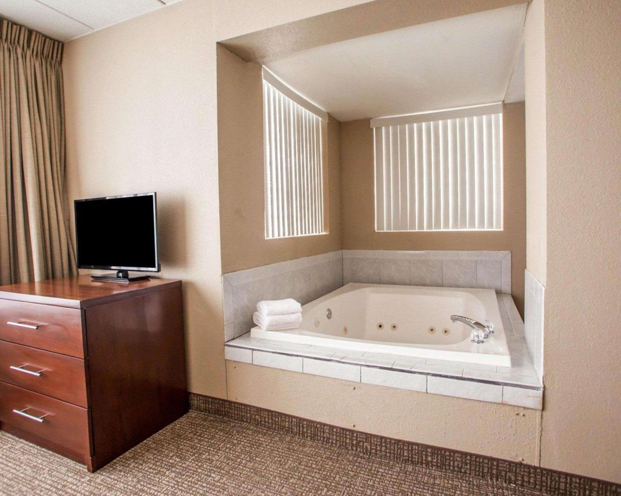Quality Inn & Suites Orland Park - Chicago Zewnętrze zdjęcie
